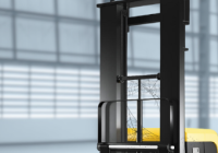 Guía práctica para evitar uno de los mayores errores al implantar AGVs, AMRs y automatización en logística.